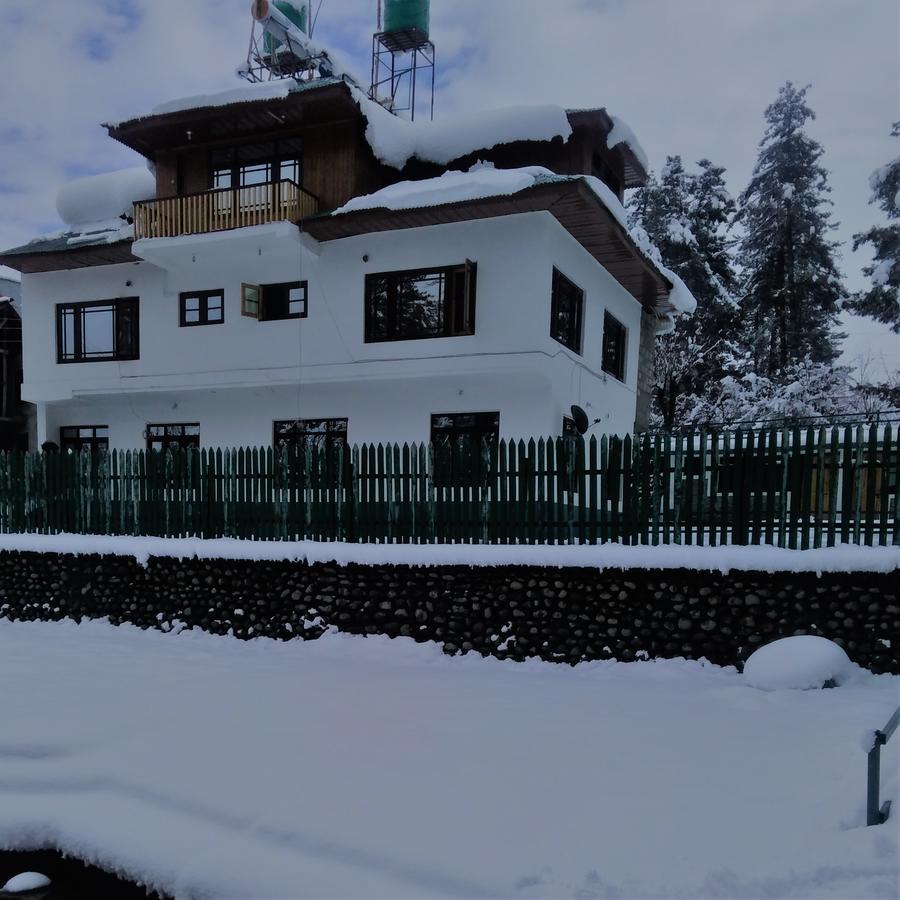 Hotel Gulmarg House Exterior photo